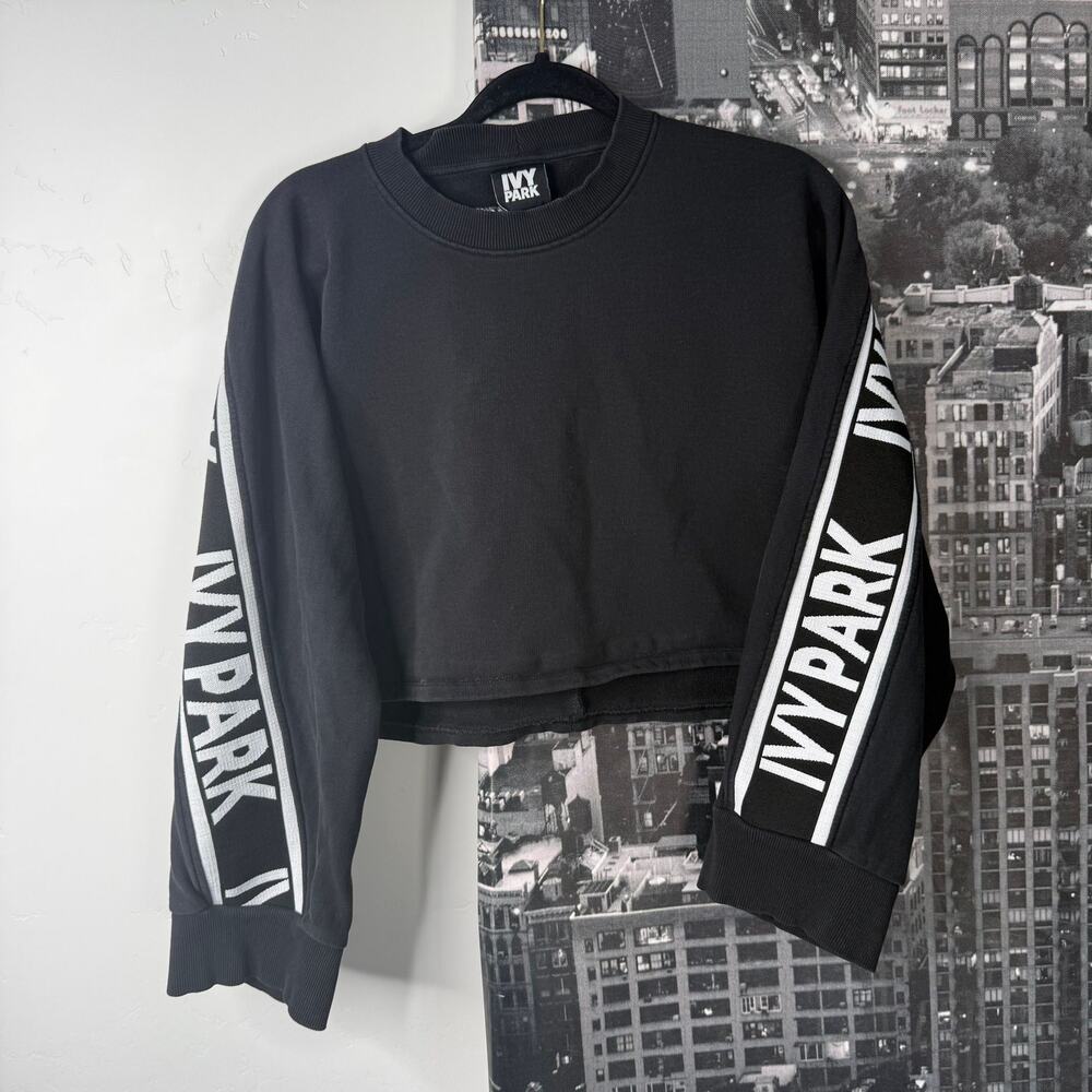 Preowned Ivy Park Black Cropped Sweatshirt Logo Sleeve Pullover Size L